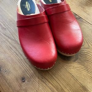 Hasbeen clogs